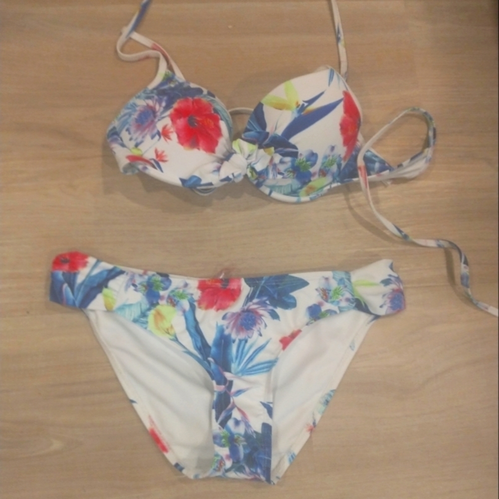 New bikini‎ by Ardene  size Med
